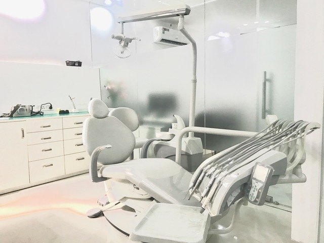 Dental treatment equipment and digital imaging at SouthEx Dental, South Extension
