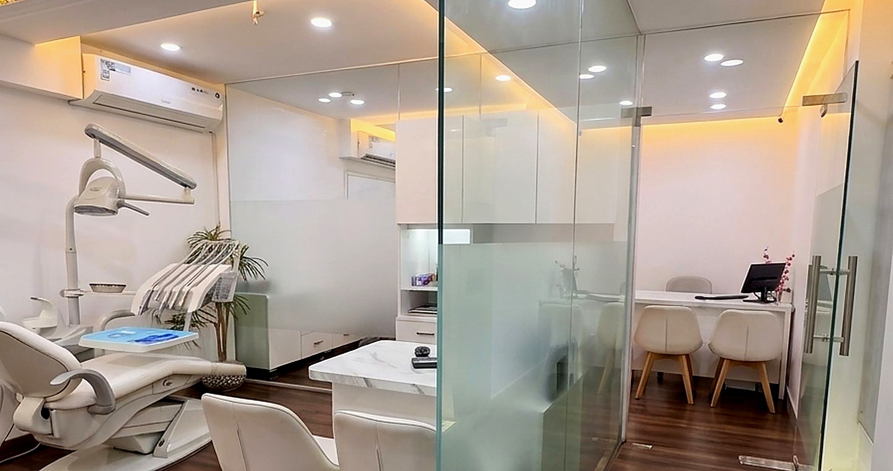 Consultation and treatment area at SouthEx Dental, South Delhi